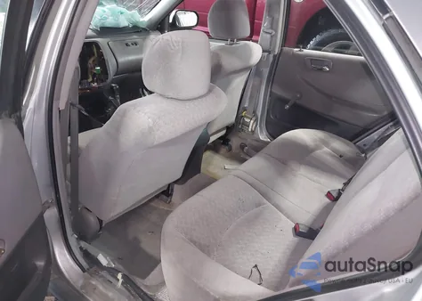 2001 Honda Accord 2.3 Dx from USA, damaged, VIN 1HGCF85481A105064